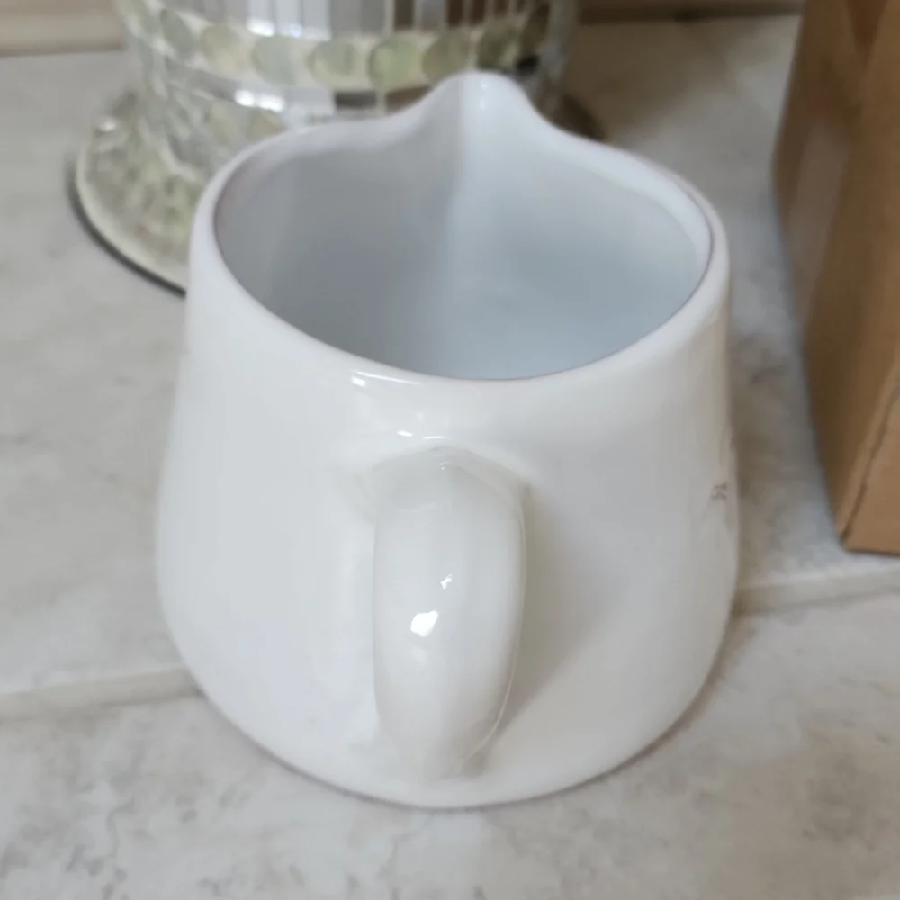 💧POTTERY BARN Ceramic Water Pitcher💧